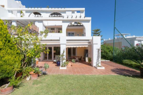 Apartamento con piscina en 1ª línea Golf La Quinta Benahavis